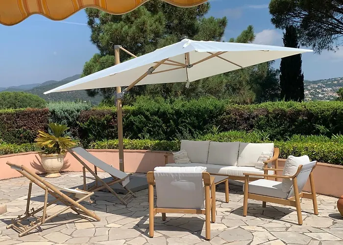 Bellevue Maxime Un Ecrin De Verdure Au Coeur Du Semaphore Piscine Xxl * サント・マキシム