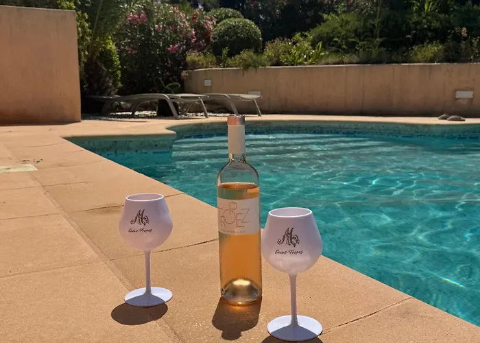 Bellevue Maxime Un Ecrin De Verdure Au Coeur Du Semaphore Piscine Xxl Tatil Evi Sainte-Maxime