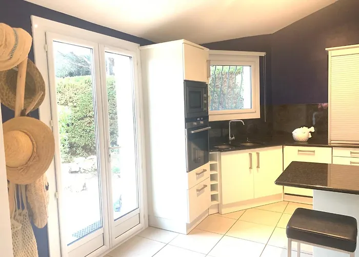 Bellevue Maxime Un Ecrin De Verdure Au Coeur Du Semaphore Piscine Xxl サント・マキシム