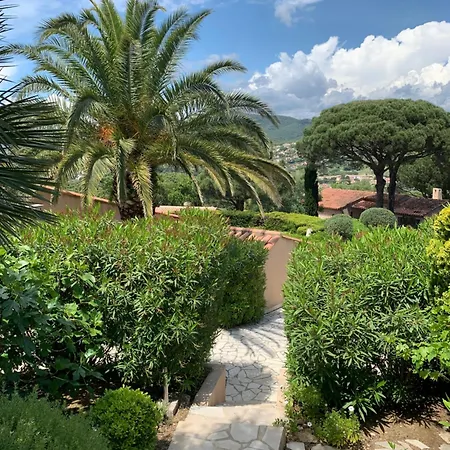Holiday home Bellevue Maxime Un Ecrin De Verdure Au Coeur Du Semaphore Piscine Xxl Sainte-Maxime