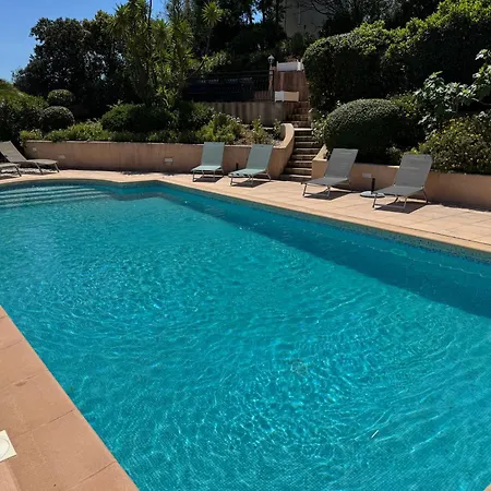 Bellevue Maxime Un Ecrin De Verdure Au Coeur Du Semaphore Piscine Xxl בית נופש *