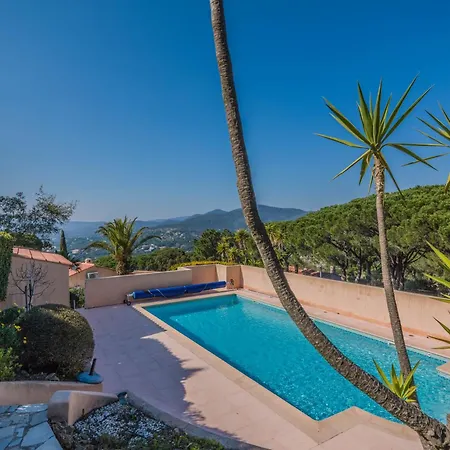 Bellevue Maxime Un Ecrin De Verdure Au Coeur Du Semaphore Piscine Xxl Sainte-Maxime
